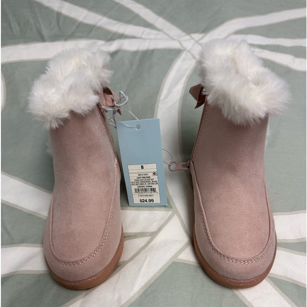 Pink furry girls boots. Brand new!